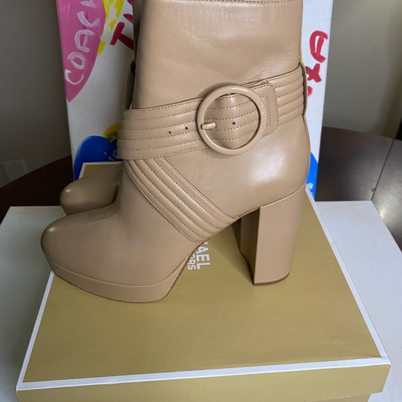 Michael Kors Heeled Platform Booties size 11 - Picture 4 of 8
